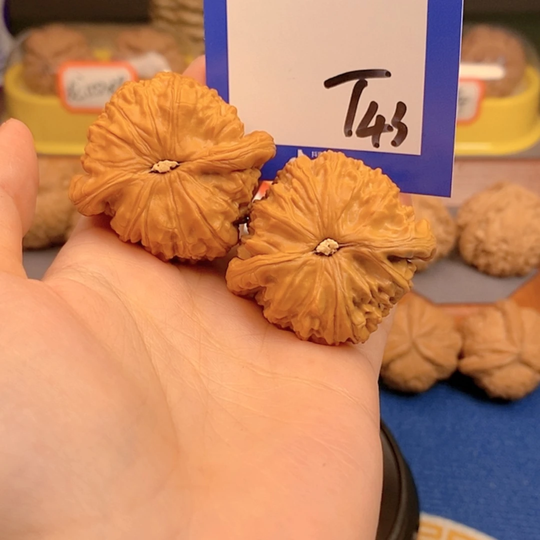 【闪购商品】文玩核桃把件新****头文玩核桃43