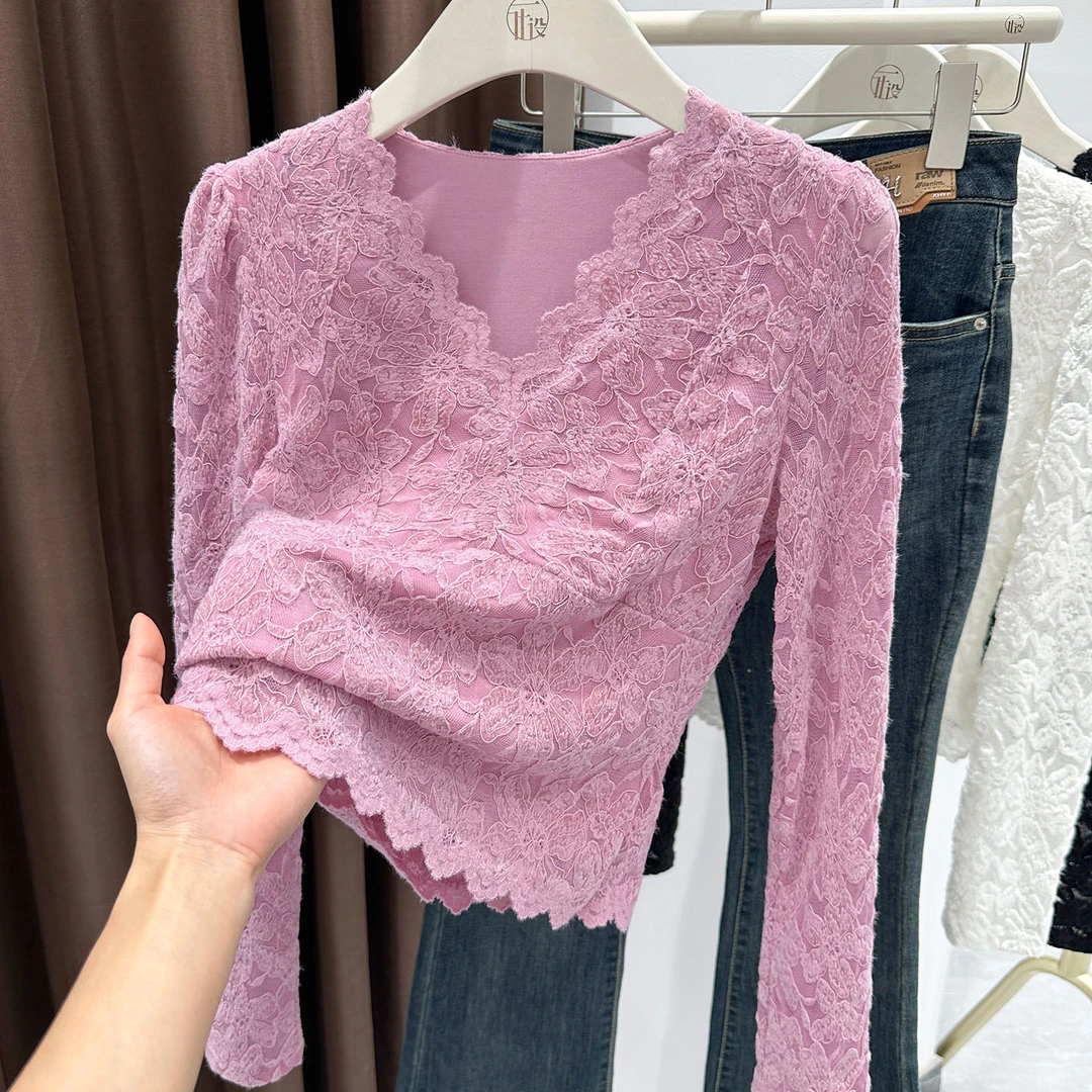 磨毛短款高级感修身显瘦网纱T恤秋冬爆款勾花镂空设计花边V领上衣