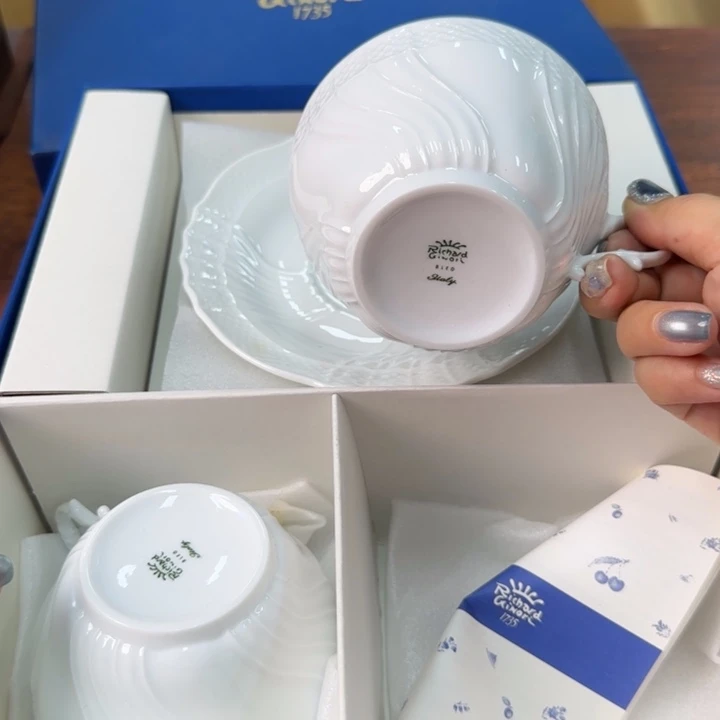 一个陶瓷陶瓷停车陶瓷