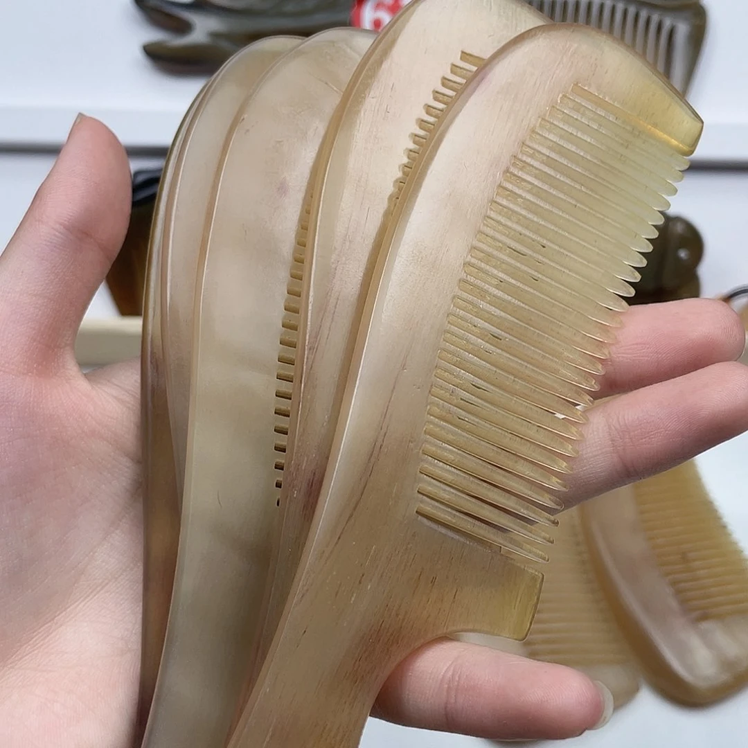 纯手工制作的牛角梳