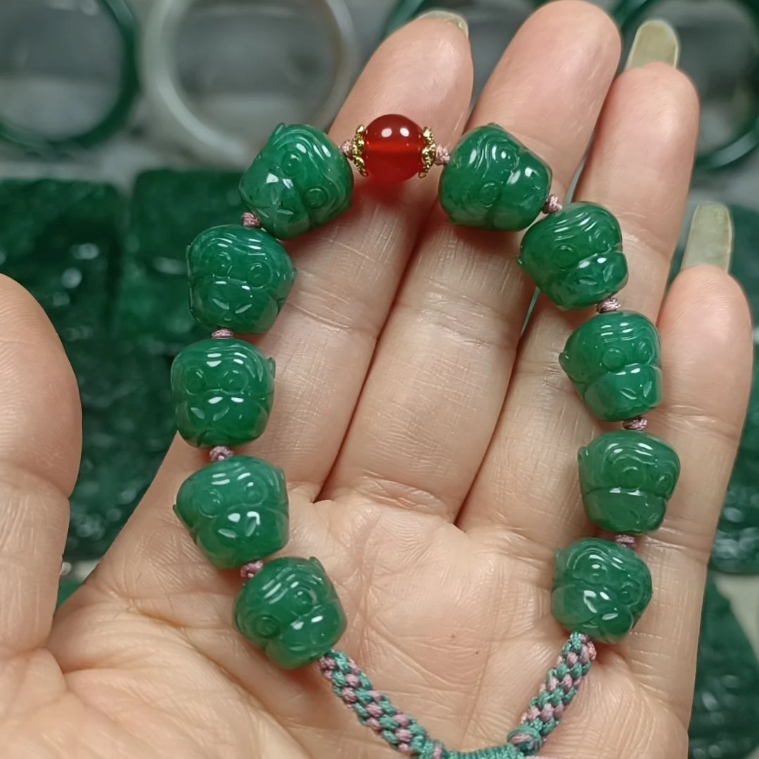 独山玉未镶嵌好时候