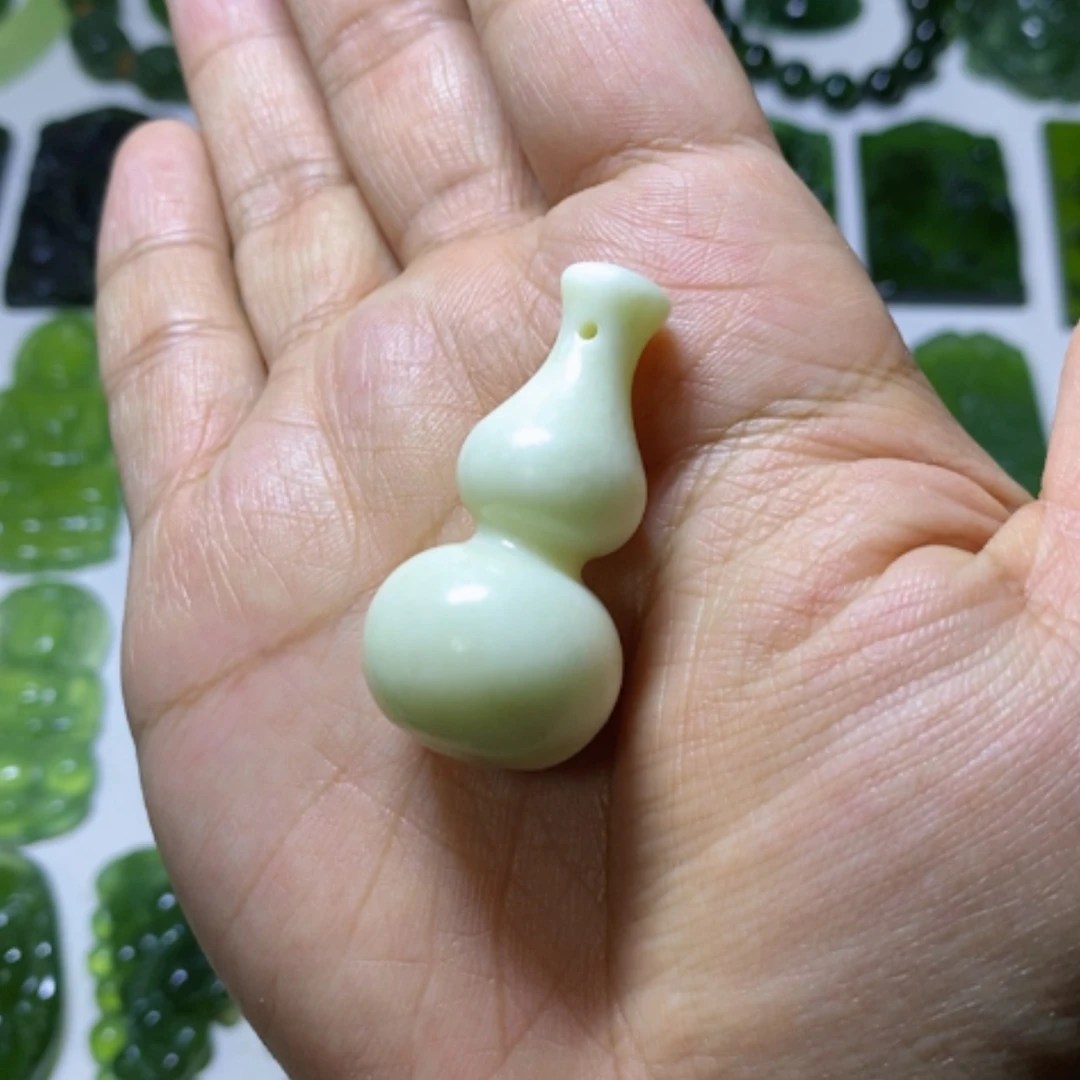 【闪购商品】未镶嵌蛇纹石玉颈饰