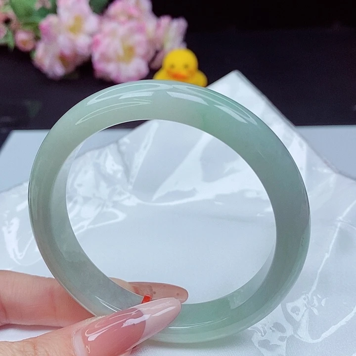 翡翠手镯未镶嵌杨*宝58圈