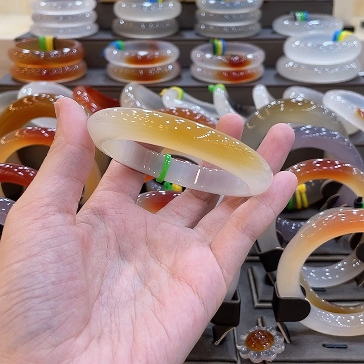 手镯玛瑙/玉髓未镶嵌