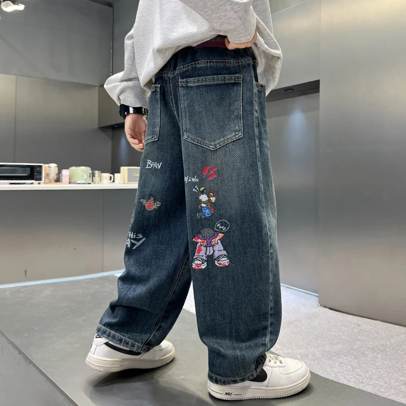 男童裤子春秋新款宽松儿童牛仔裤中大童长裤韩版秋装季卡通痞帅潮