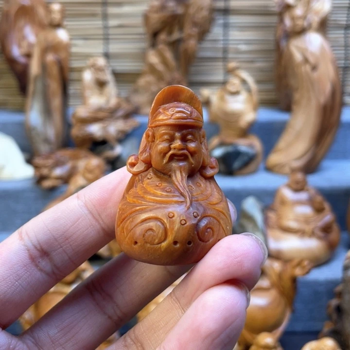 柏木（崖柏）邻***姐崖柏根雕