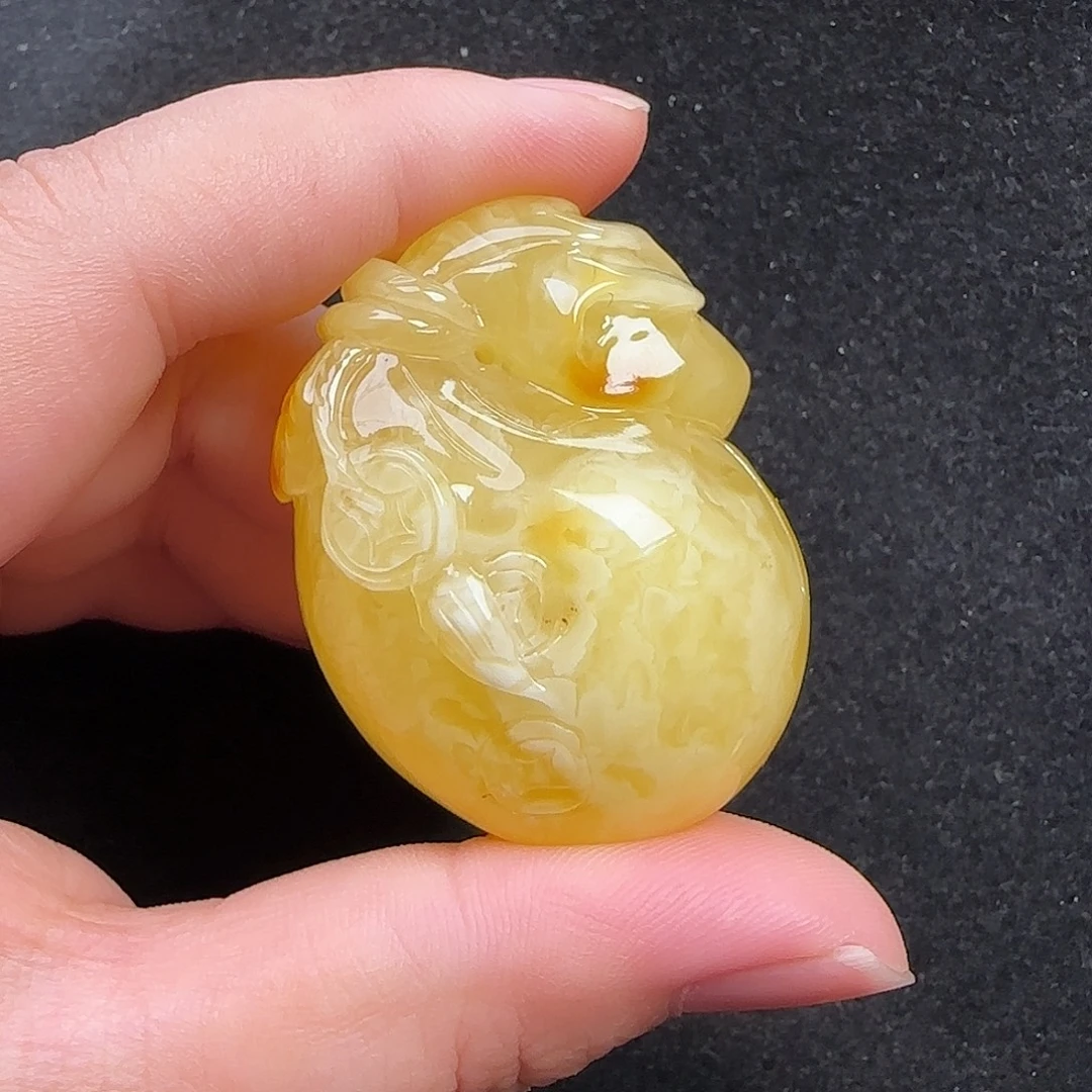 蜜蜡未镶嵌珠宝奇石