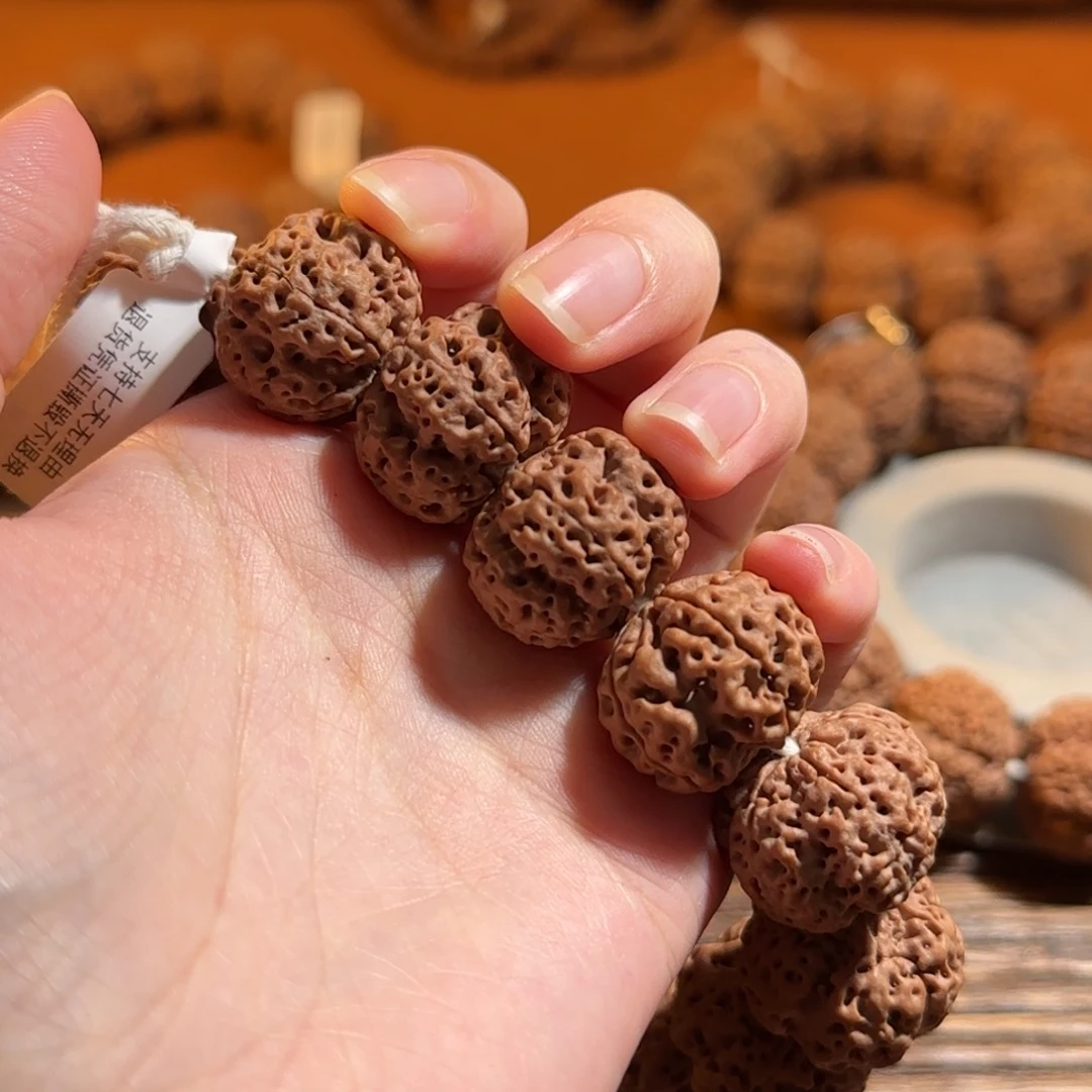 金刚菩提手串玉化皮蜂王21m m