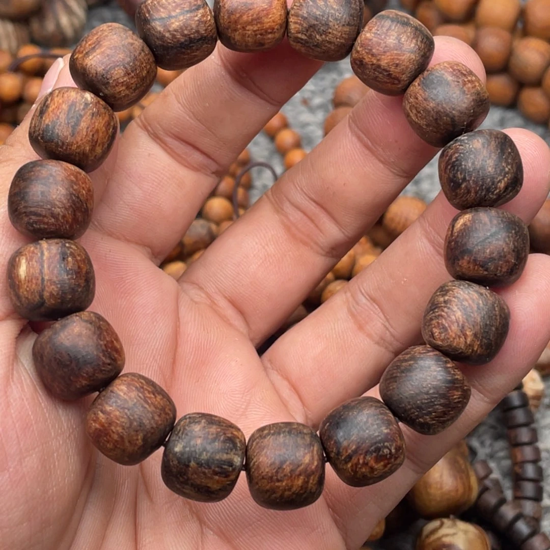 贡木贡木12.13老型夹白