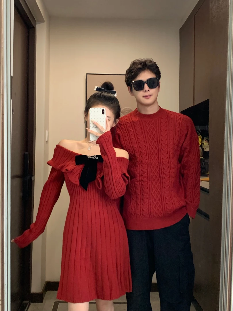 情侣装秋冬红色过年打底一字领针织冬季法式蝴蝶结修身女连衣裙