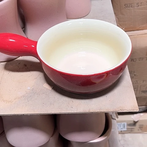 微瑕，不能明火，口径15厘米，高度6，2个红色