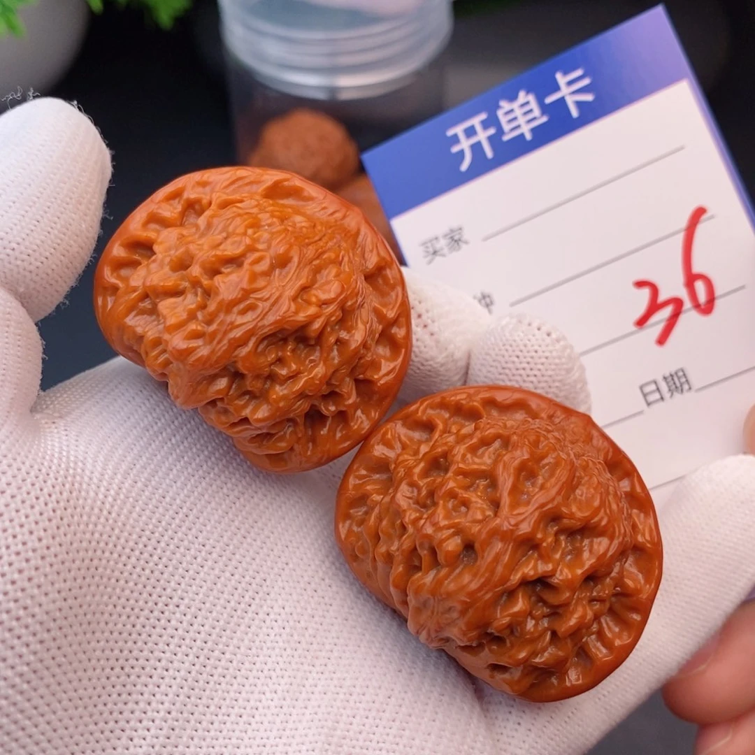 文玩核桃把件42红狮子36