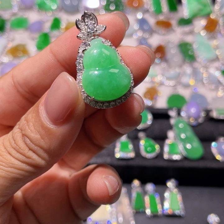 翡翠银S925镶嵌颈饰精品