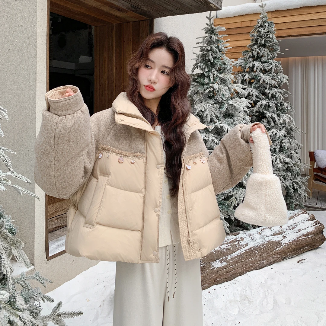 卡其色法式亮片拼接短款羽绒服女2025冬季爆款学院风90白鸭绒外套