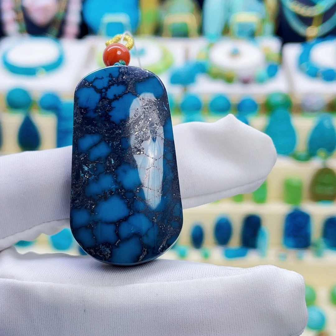 绿松石未镶嵌颈饰