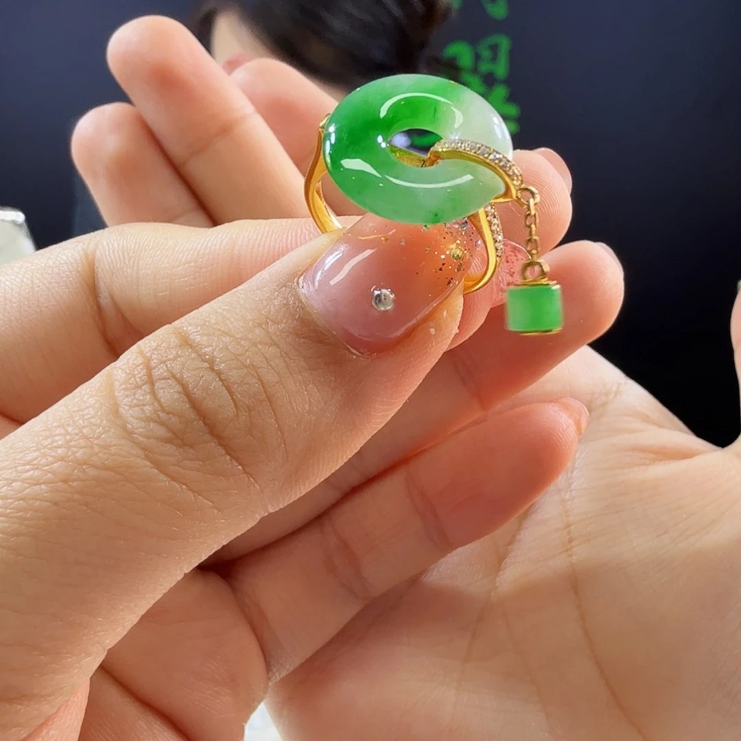 翡翠戒指18K金镶嵌18k镶嵌