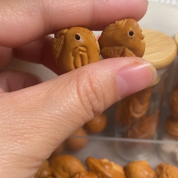 橄榄核吊坠瑕疵品，不退不换