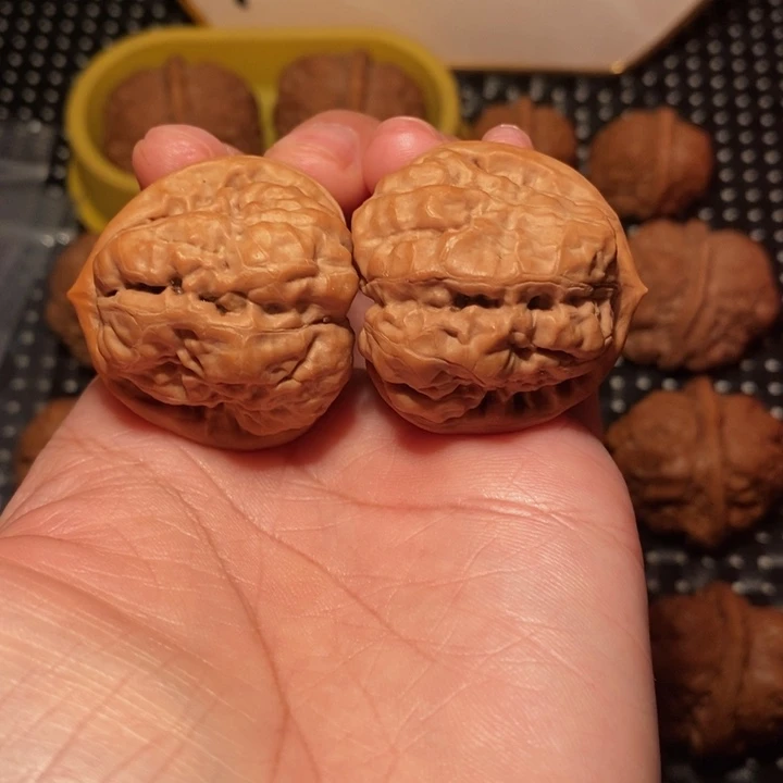 张***！把件文玩核桃开背八腿