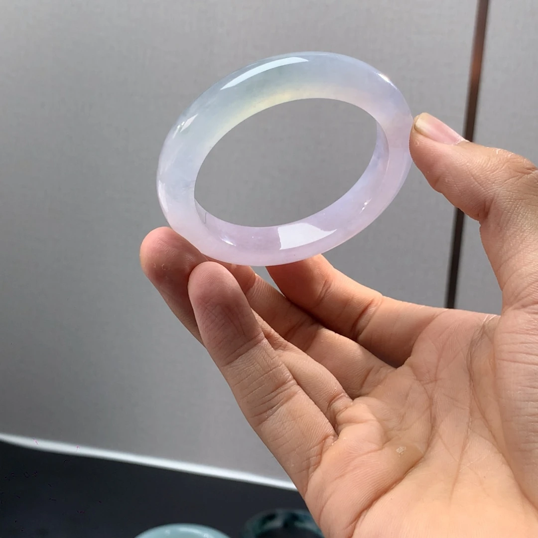 翡翠手镯未镶嵌正圈