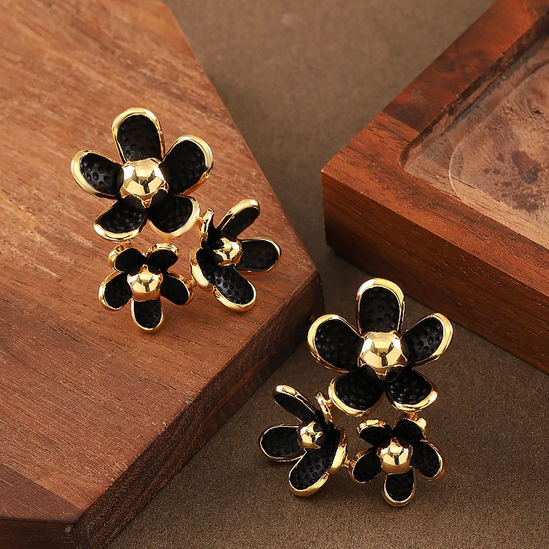 铜合金玻璃耳饰 高级感气质黑色滴油花朵耳钉时尚个性小众耳饰