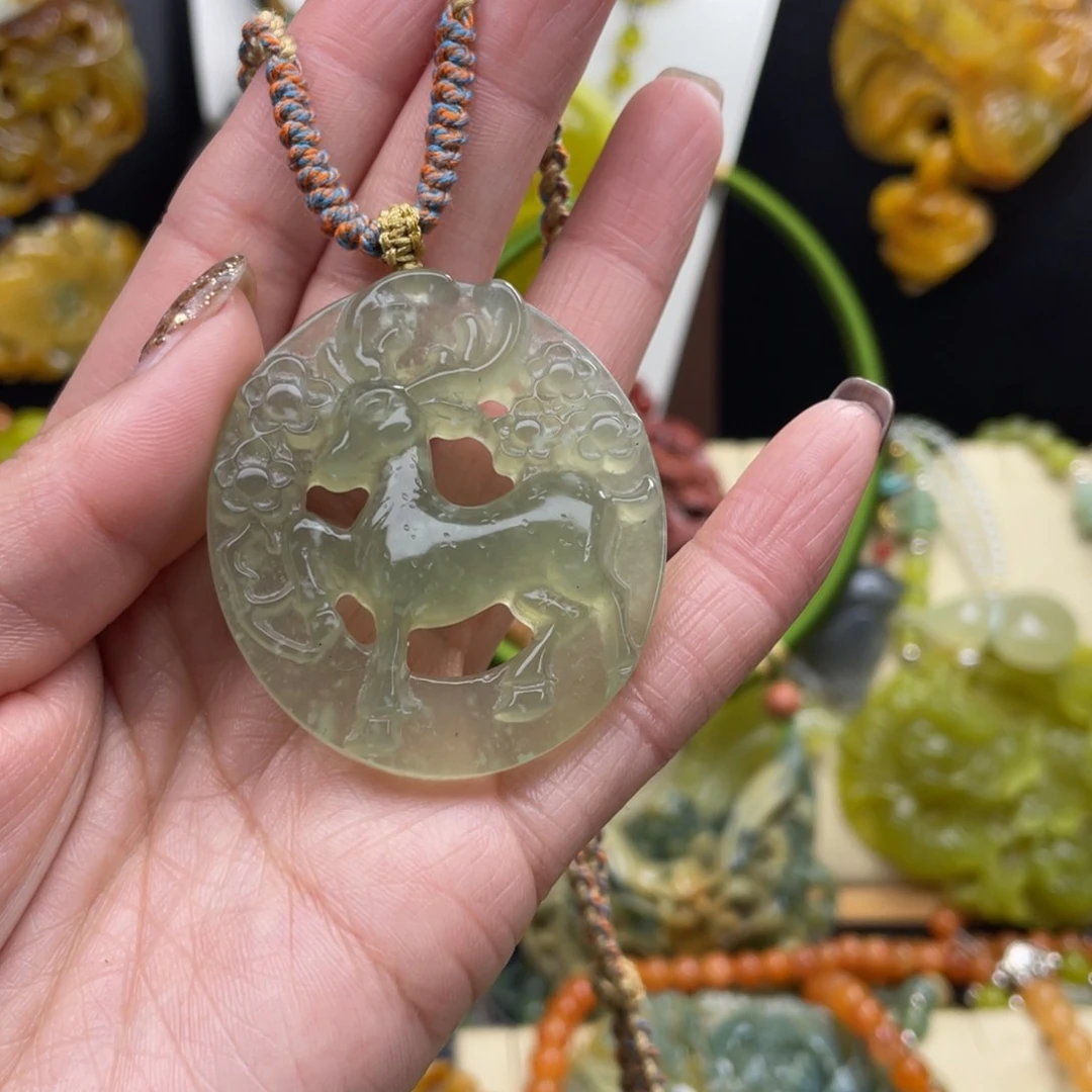 未镶嵌蛇纹石玉颈饰