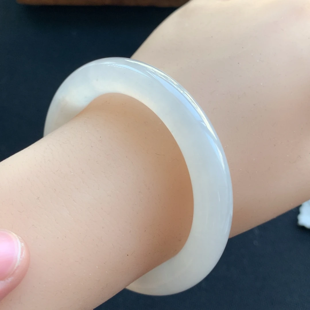 翡翠未镶嵌手镯23号52圆