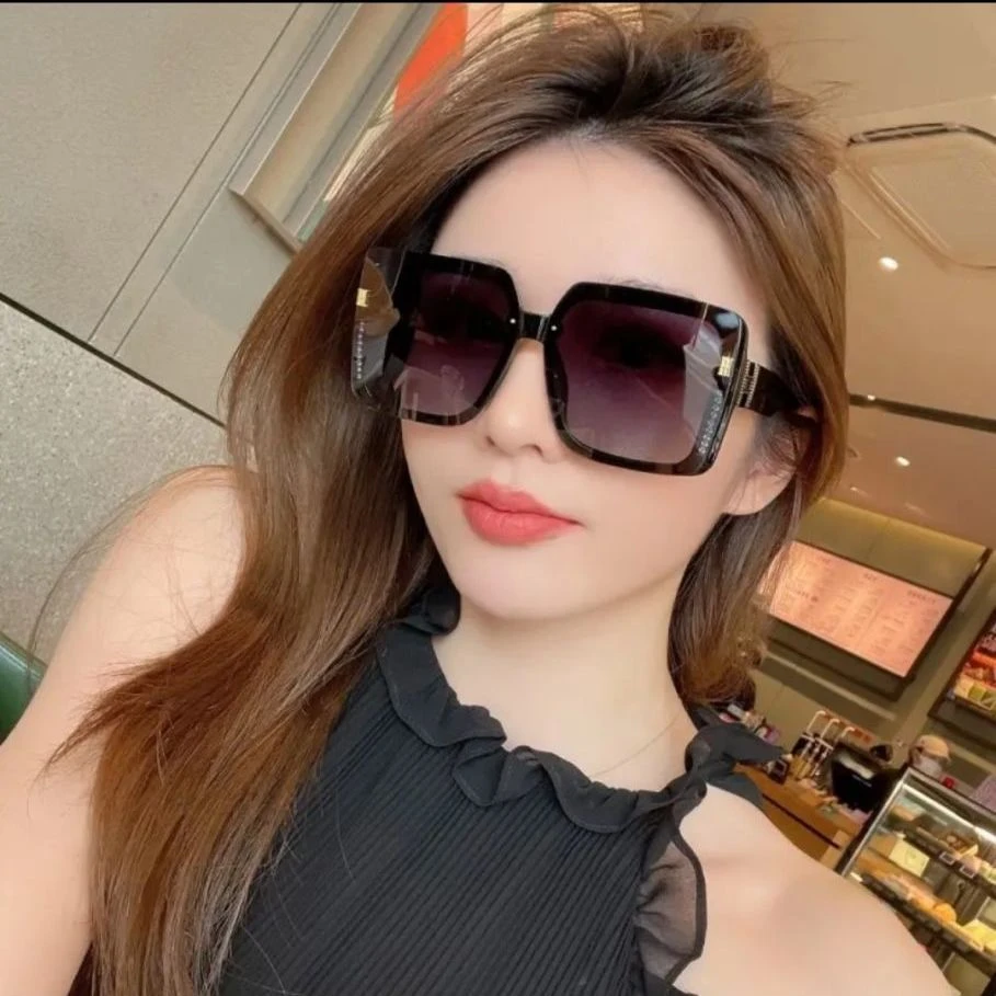 新款气质墨镜女款偏光太阳镜显瘦脸时尚方框眼镜防紫外线网红同款