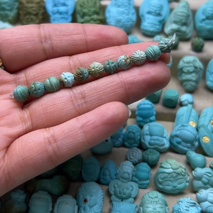 绿松石未镶嵌颈饰