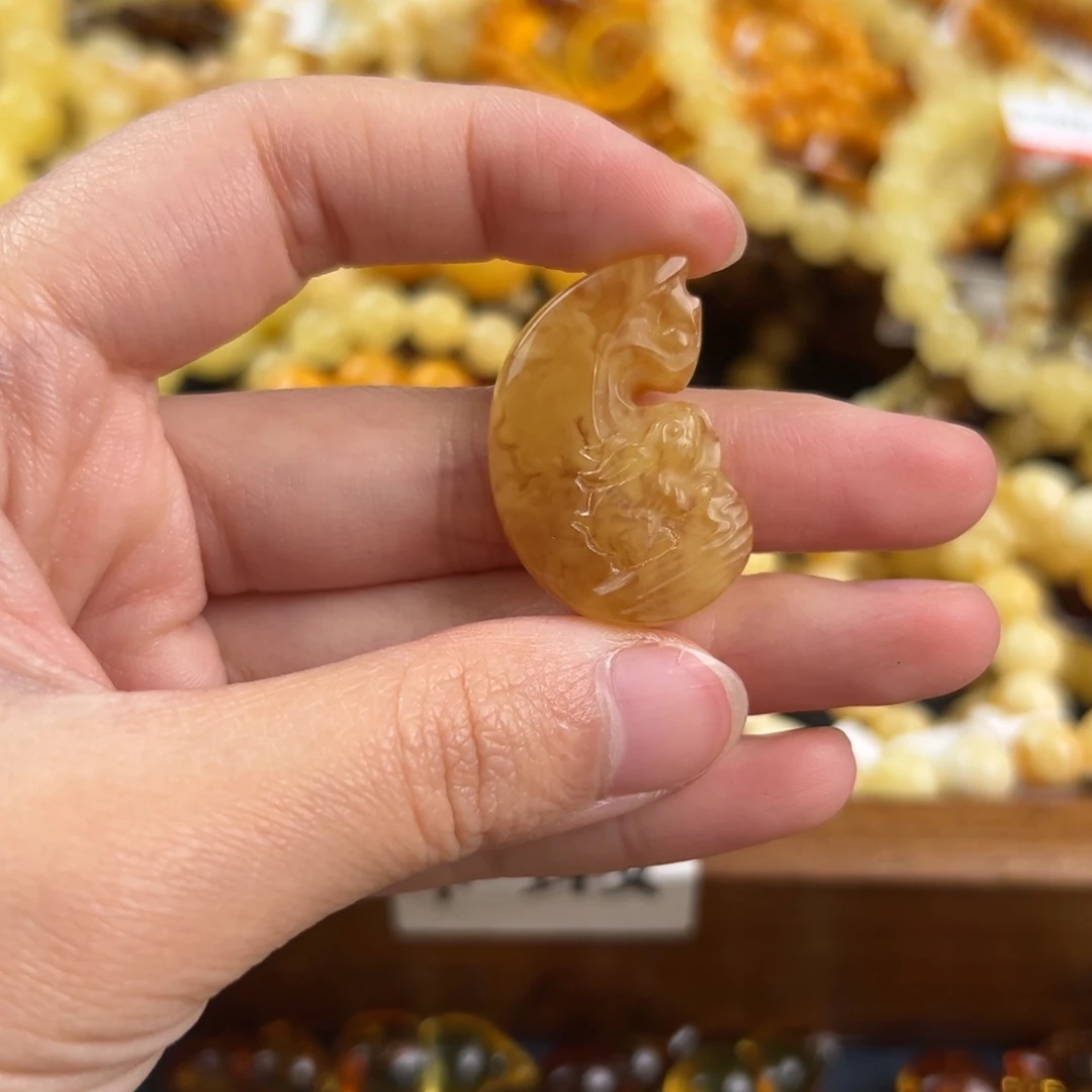 琥珀未镶嵌珠宝奇石