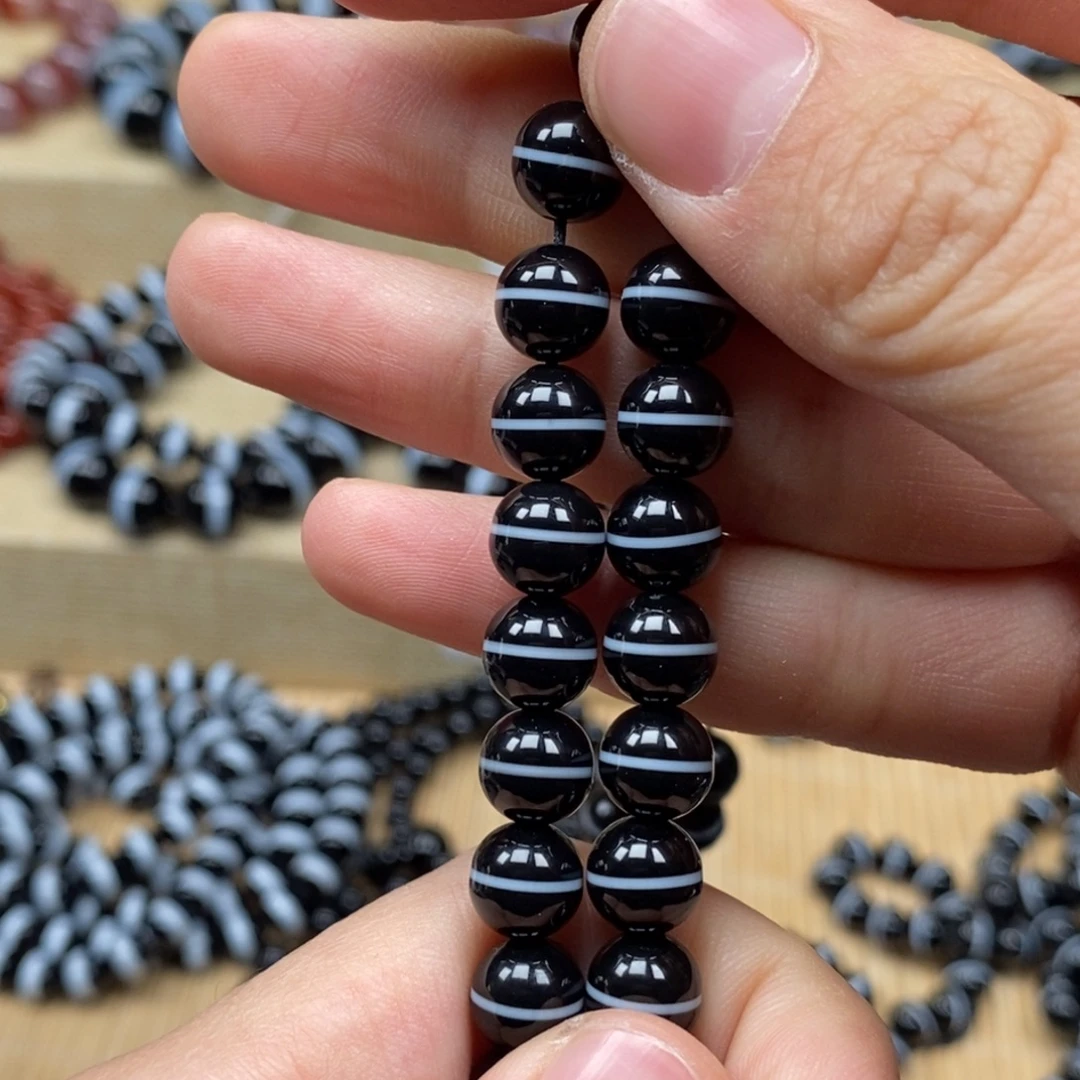 陳***。玛瑙/玉髓未镶嵌手链