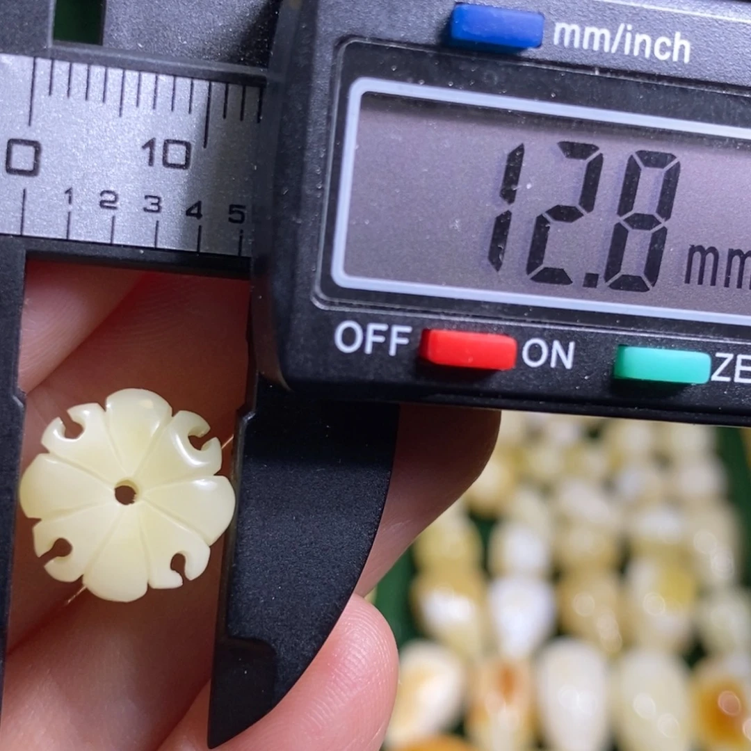 蜜蜡未镶嵌裸石配饰