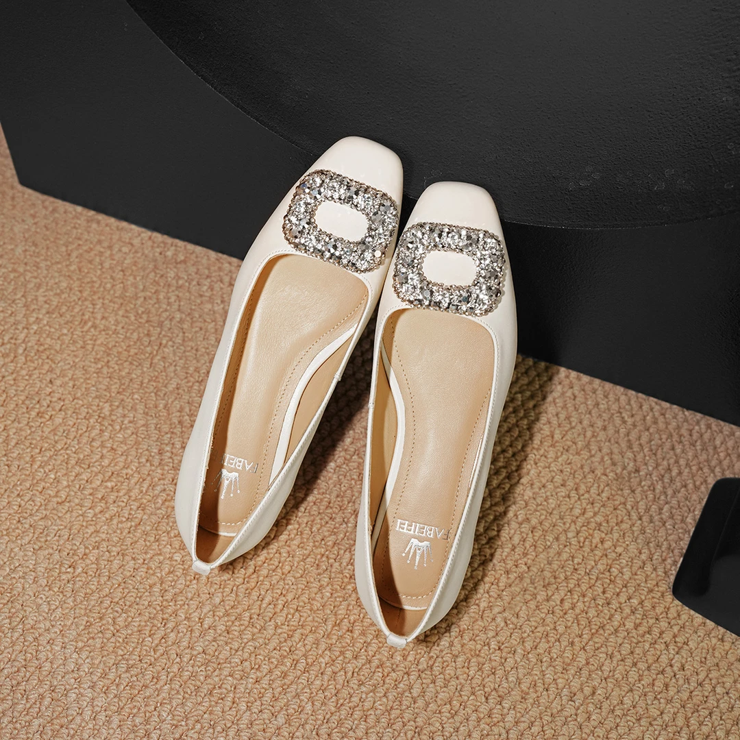 品质甄选时尚平跟气质女鞋百搭方头纯色春秋单鞋DAV2783