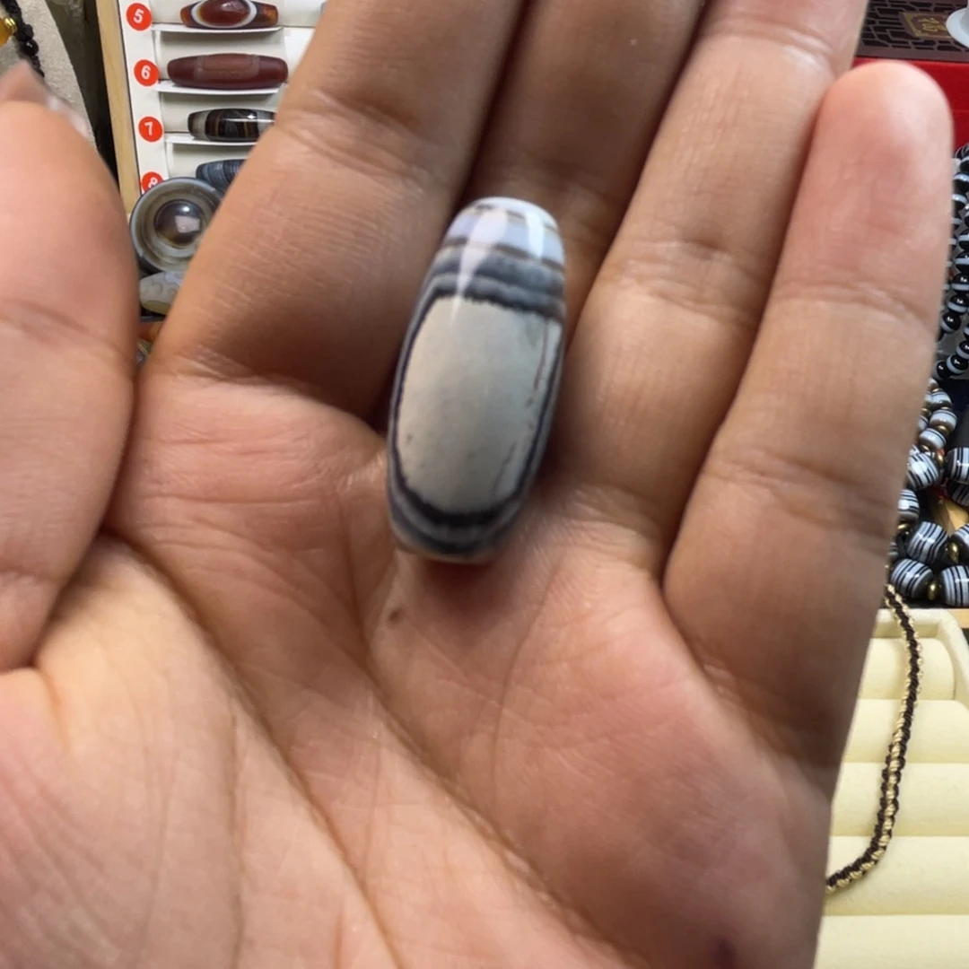 顧***問未镶嵌玛瑙/玉髓珠宝奇石