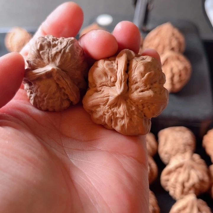 做***色文玩核桃吊坠文玩