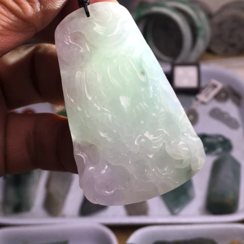 翡翠散珠天然翡翠双彩龙牌