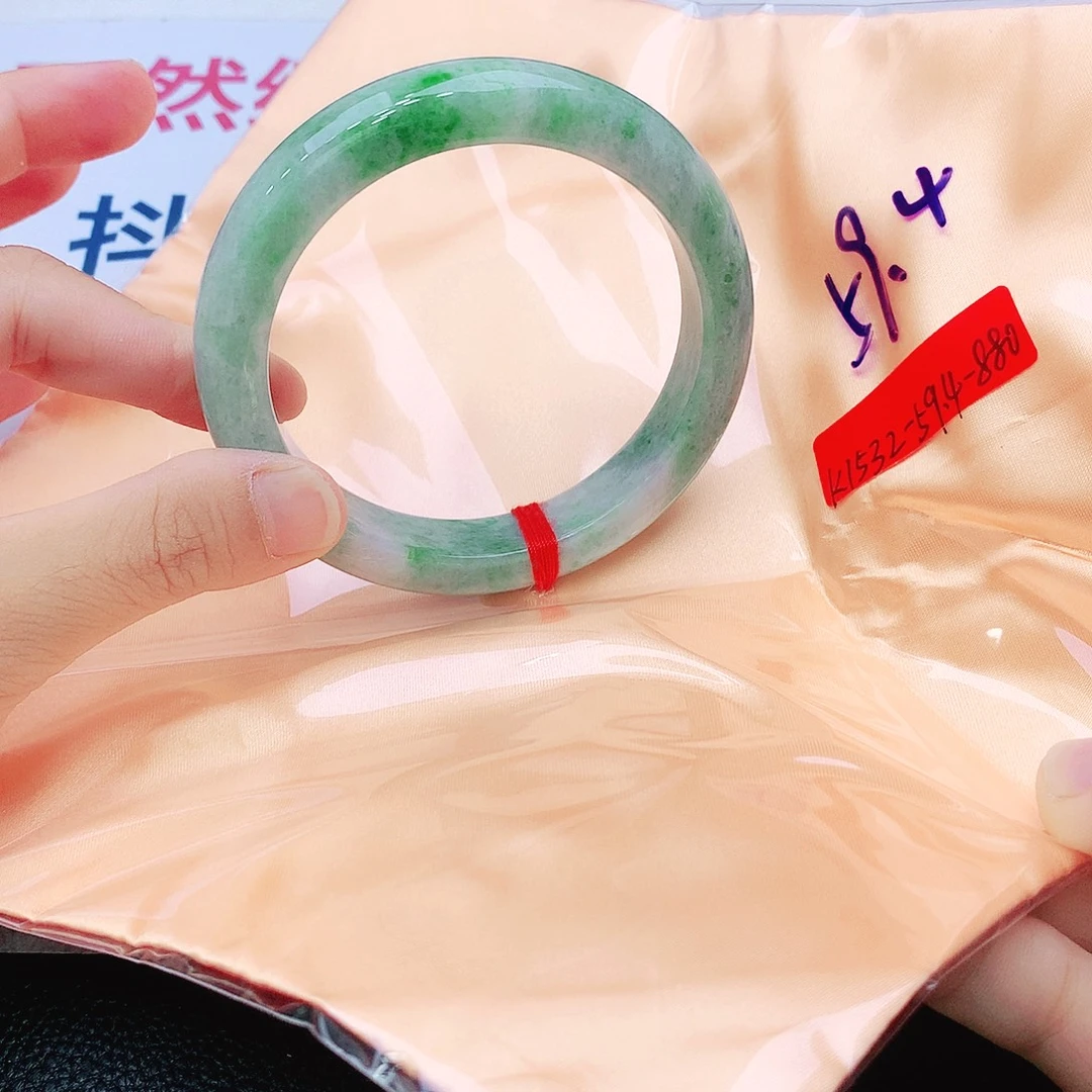 翡翠未镶嵌手镯我