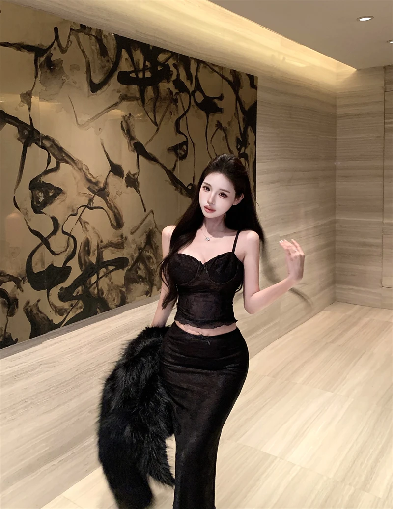 【秘境黑】2025蕾丝套装性感吊带上衣显瘦包臀半裙女秋冬搭配整套
