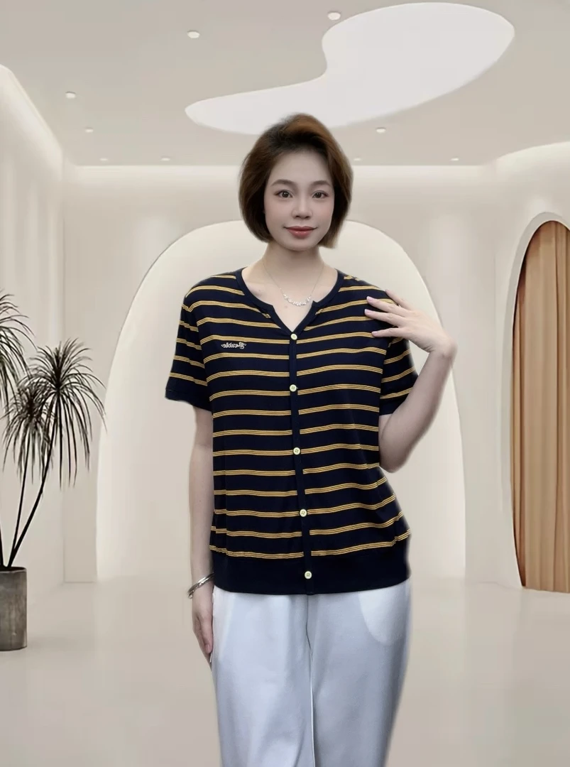 25年夏季新款休闲短袖女小衫大码宽松气质时尚百搭半袖针织衫衬衫