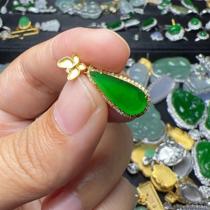 M***姐翡翠18K金镶嵌吊坠(不含链)