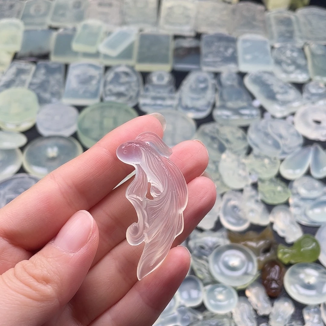 未镶嵌岫玉颈饰鱼