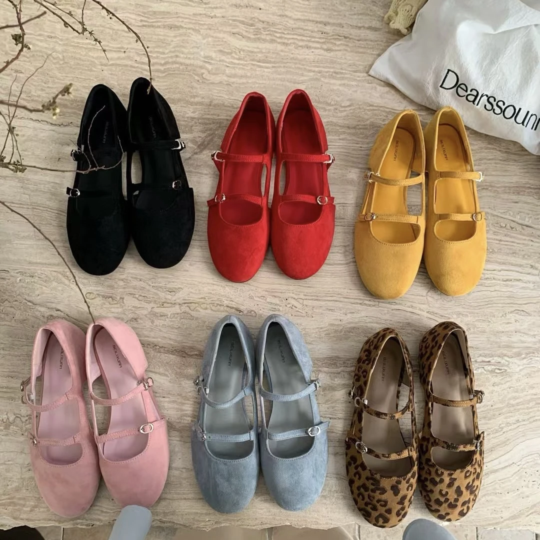 太美了吧 韩版糖果色镂空双带小单鞋 实体品牌 版型正 颜色漂亮