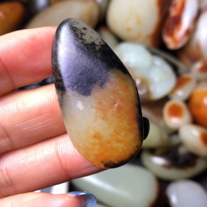 和田玉未镶嵌珠宝奇石