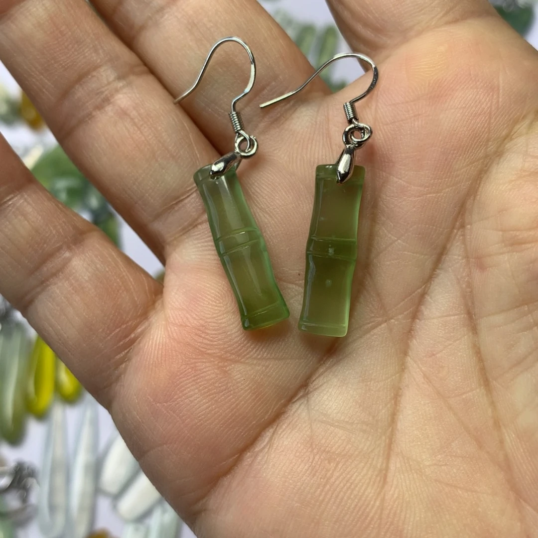 未镶嵌蛇纹石玉耳环