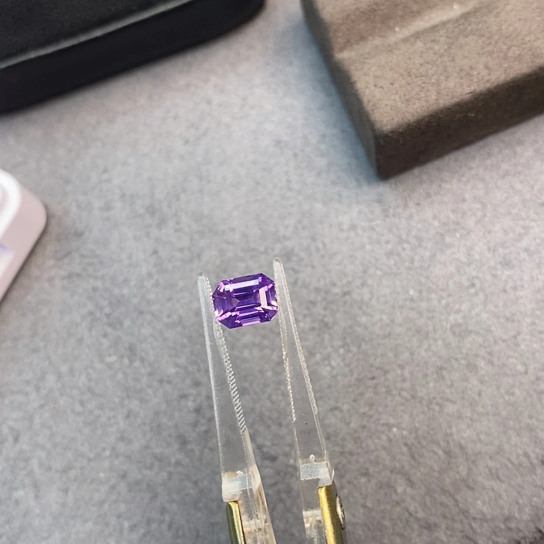 彩色蓝宝石裸石1.57ct 无烧薰衣草