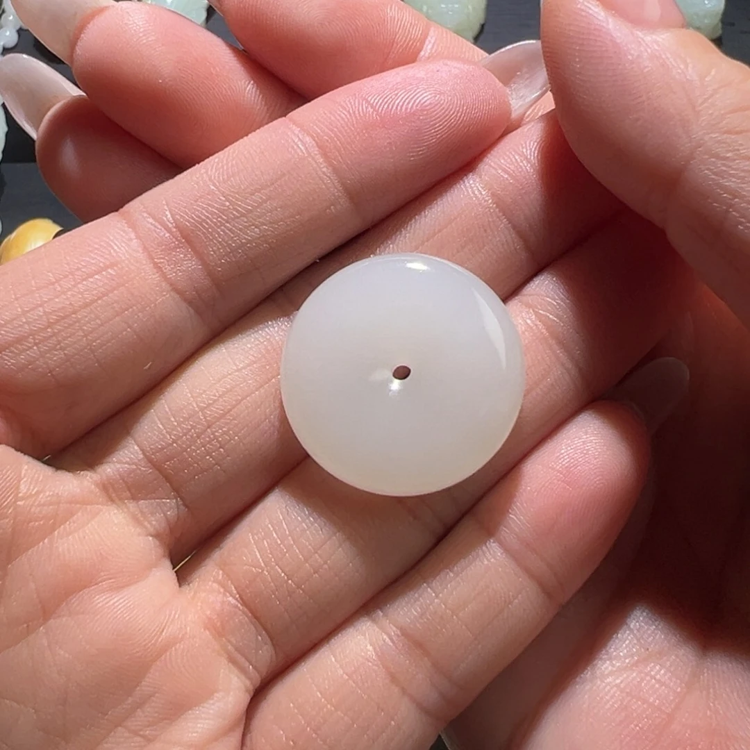 颈饰未镶嵌和田玉w****）