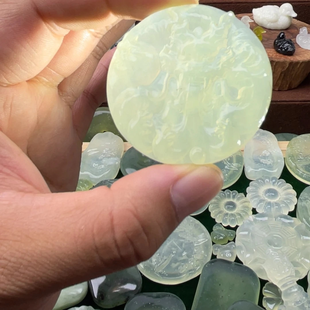 未镶嵌蛇纹石玉颈饰