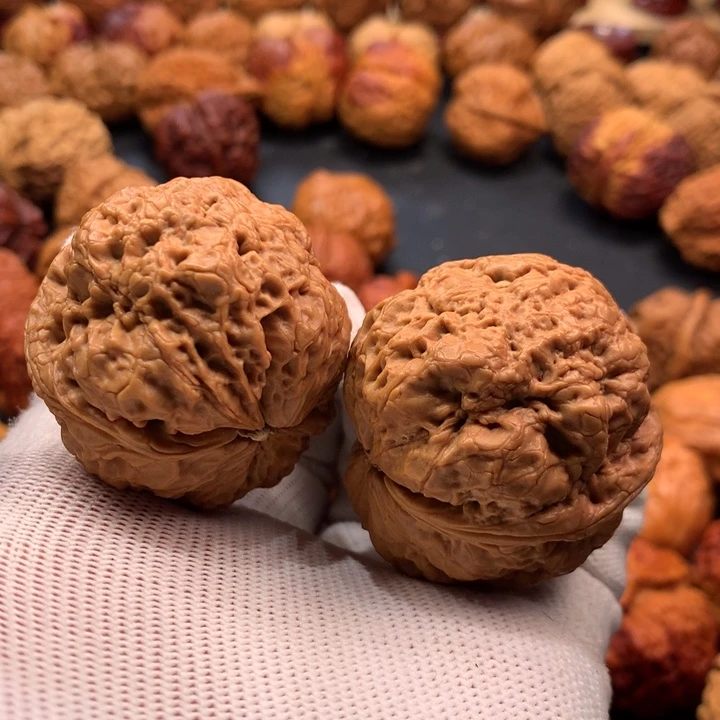 文玩核桃吊坠22………..