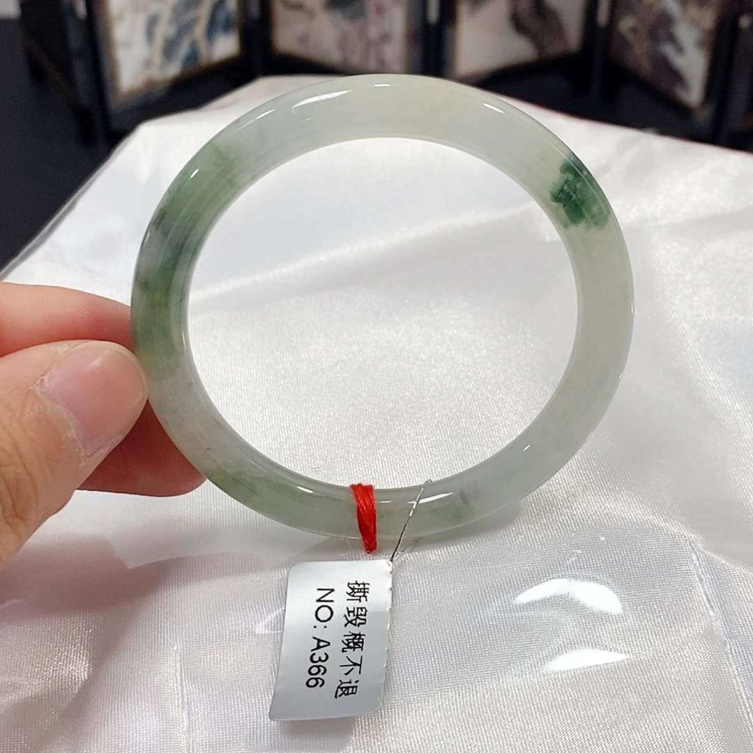 翡翠未镶嵌手镯（圆镯）手镯