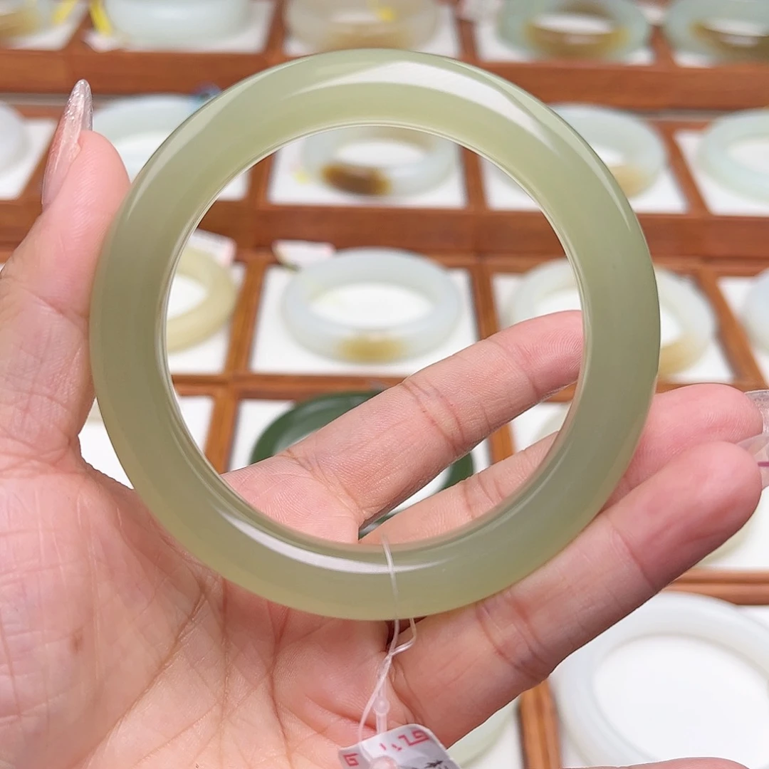 和田玉手镯未镶嵌58