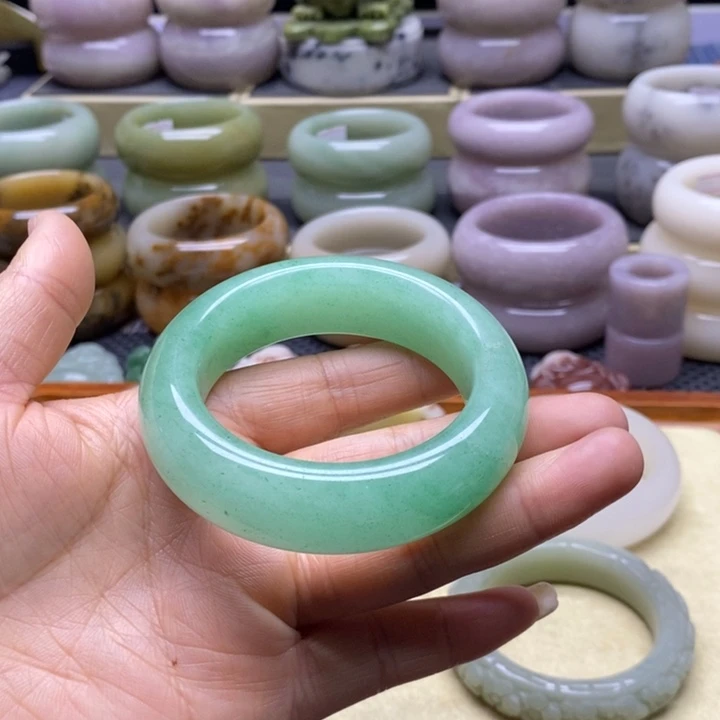 石英质玉未镶嵌手镯